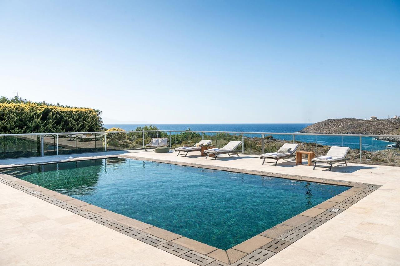 Magnifique Villa Avec Piscine Au Bord De Mer Chorafakia Exteriör bild