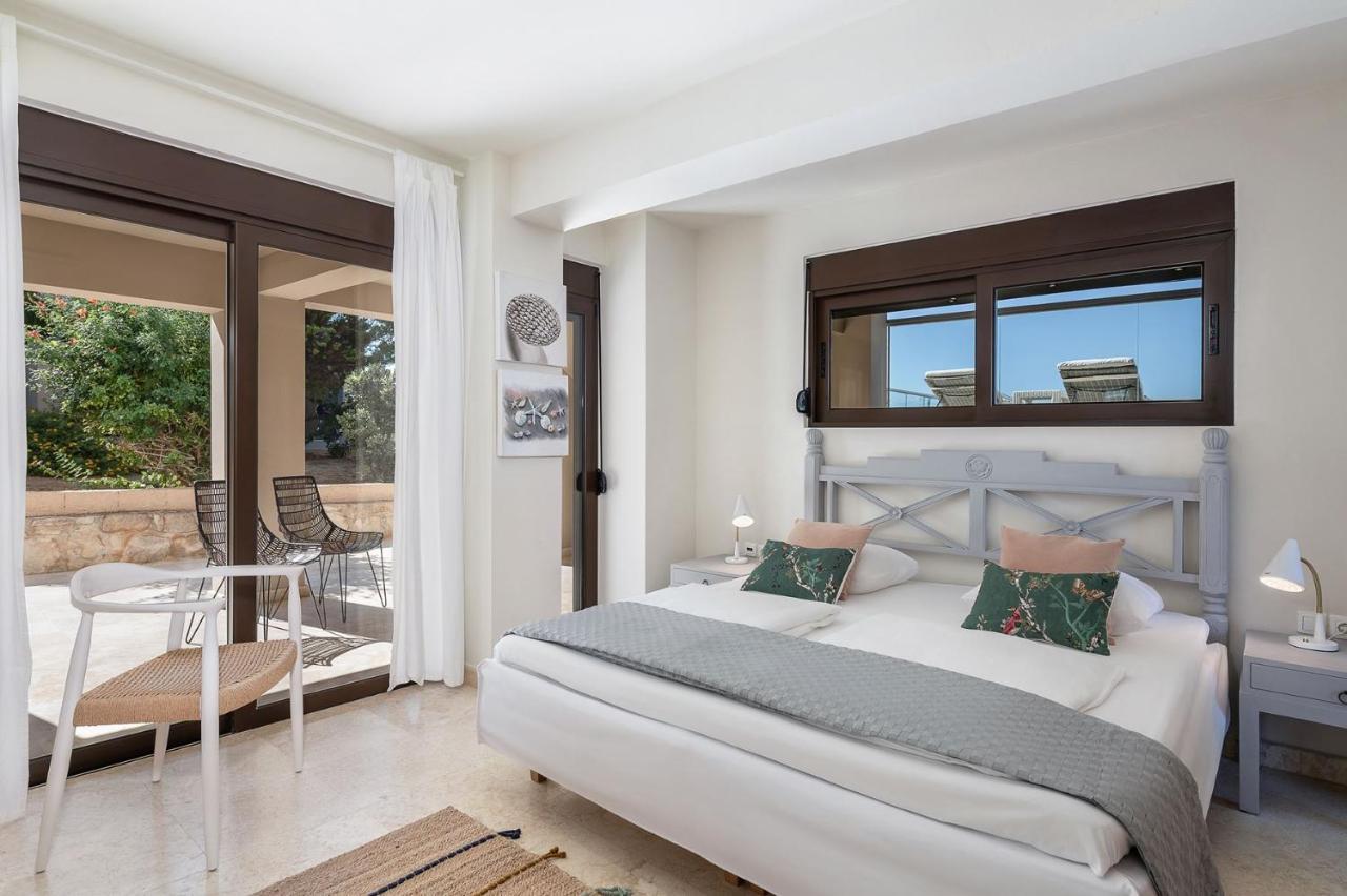 Magnifique Villa Avec Piscine Au Bord De Mer Chorafakia Exteriör bild